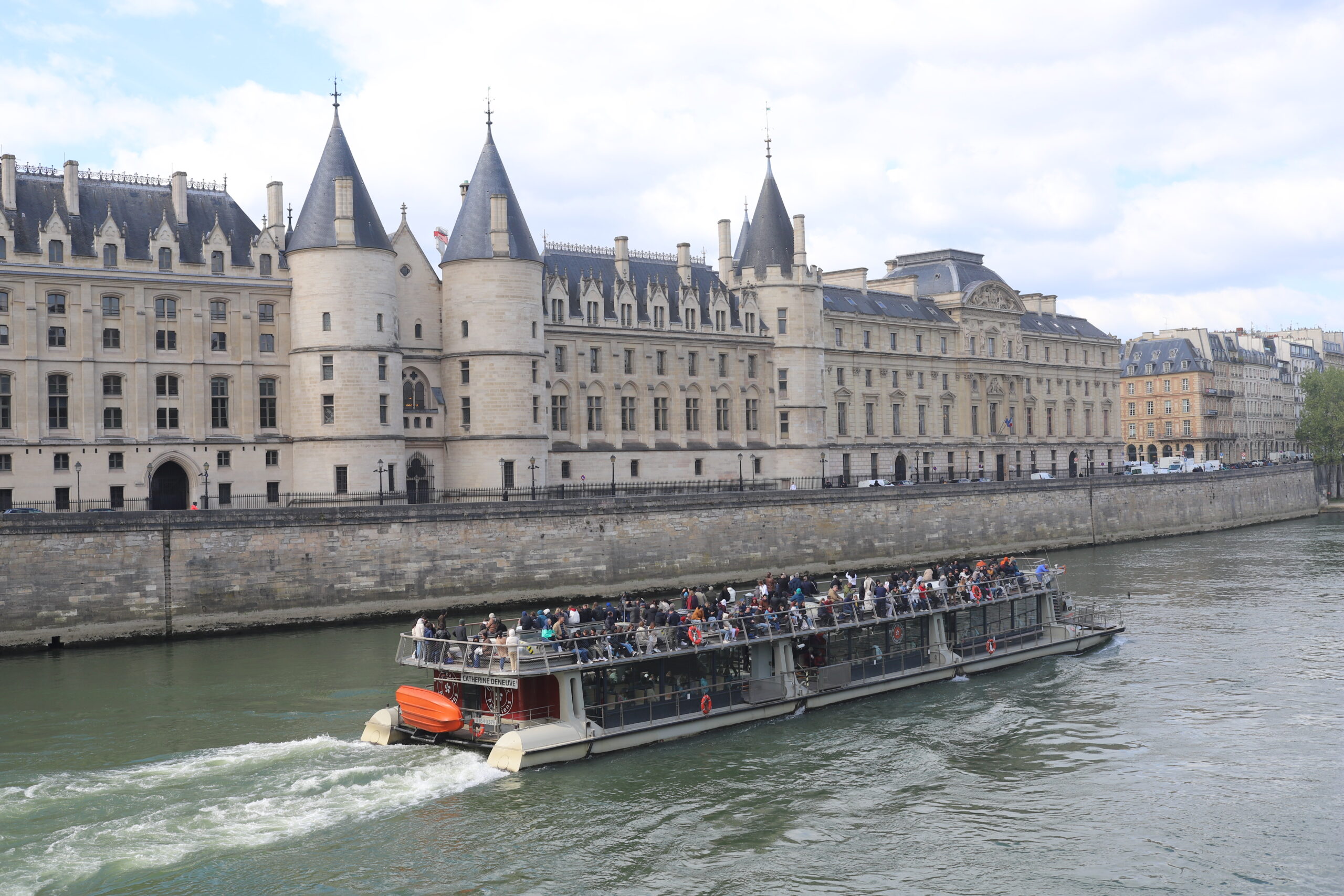The Charm of Strolling Along the Seine Versus the Overcrowded Riverboat Experience