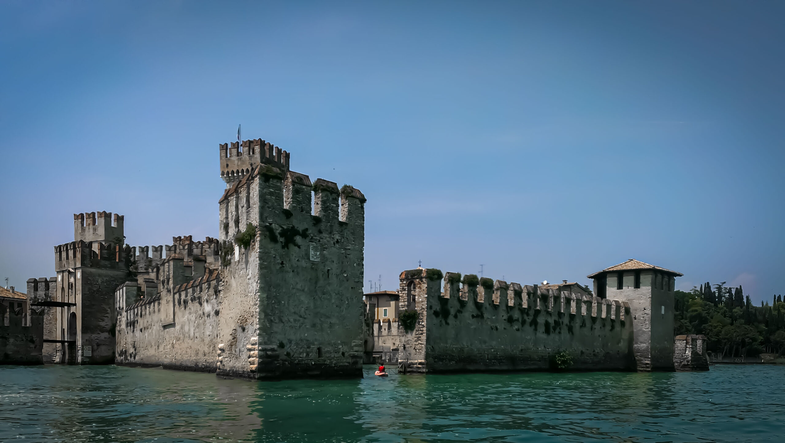 Discover the Timeless Beauty of Sirmione, Italy