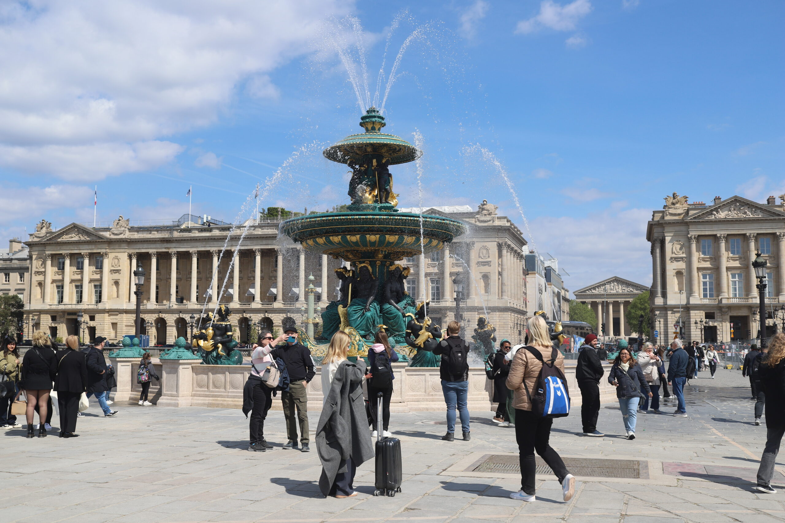 What to Wear in Paris in Early May: A Stylish Stroll Through Place de la Concorde