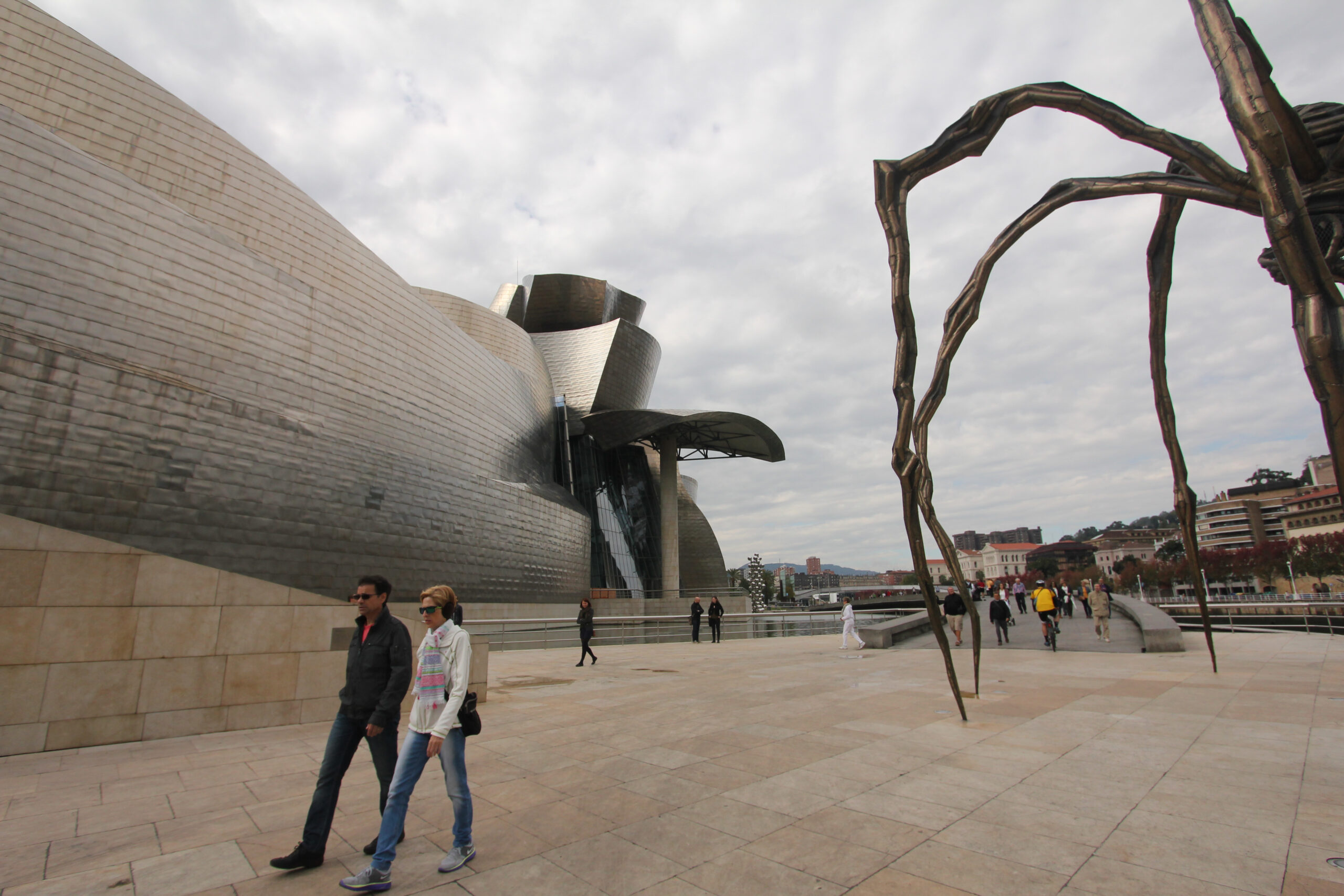 Guggenheim Museum Bilbao with Louise Bourgeois spider sculpture